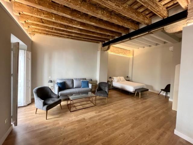 Ti1 Estiloso Loft 120M De La Catedral Tomas De Ibarra Street Sevilla Exteriér fotografie